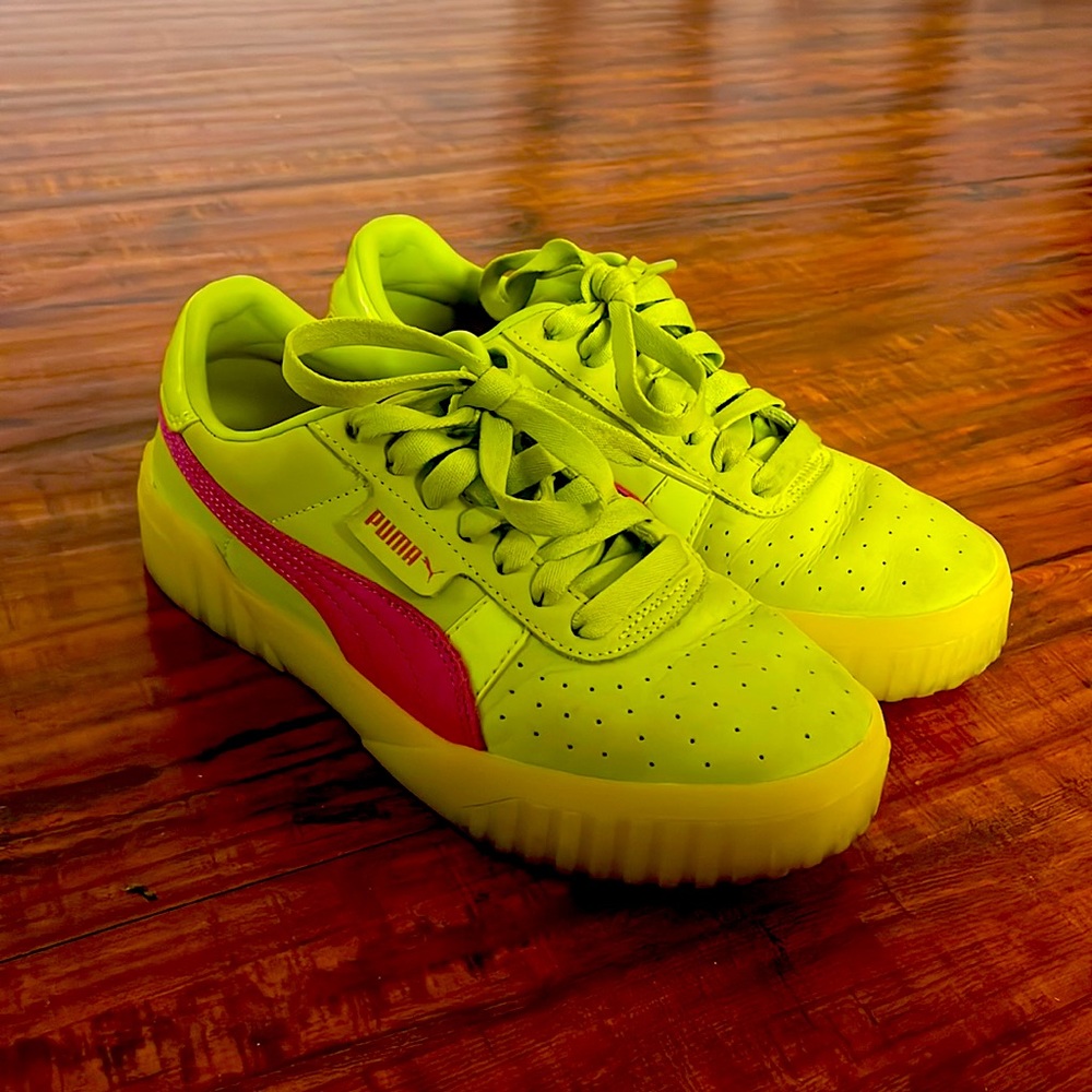 Neon green puma woman’s shoes